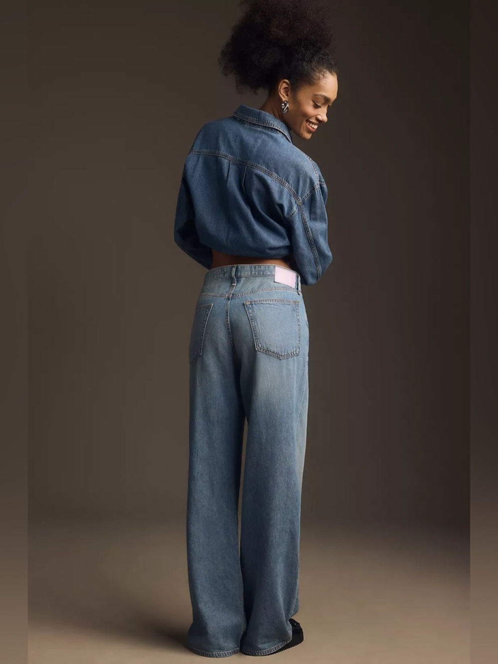 Rag & Bone Featherweight Logan Mid-Rise Wide Leg Jean in Shade Audrey - Picture 4 of 12